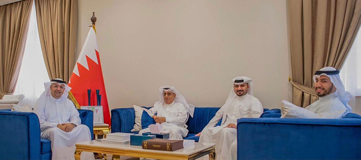مستشار شؤون الإعلام بديوان ولي العهد يستقبل رئيس جمعية الصحفيين البحرينية