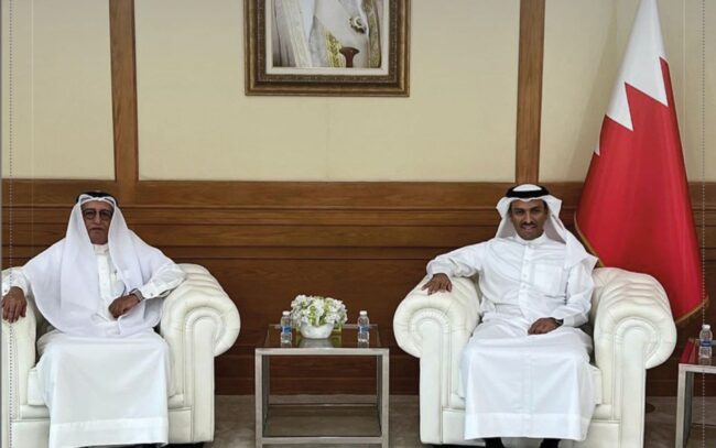 وزير الإعلام يتسلم مشروع النظام الأساسي المعدل لاتحاد الصحافة الخليجية