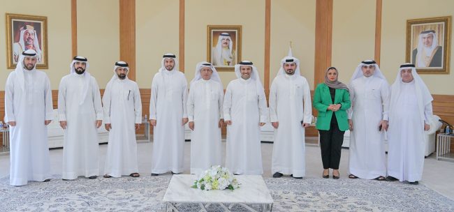 وزير الإعلام يستقبل مجلس إدارة جمعية الصحفيين البحرينية بمناسبة تشكيله الجديد