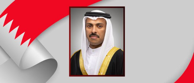 وزير الإعلام يهنئ رئيس وأعضاء مجلس إدارة جمعية الصحفيين البحرينية